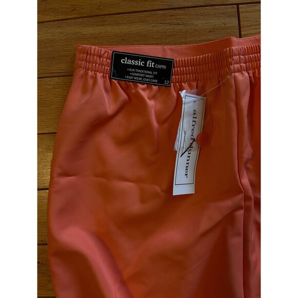 Alfred Dunner Peach Capri Pants w/ Double Button Detailing on Leg 12 Regular - Picture 3 of 5